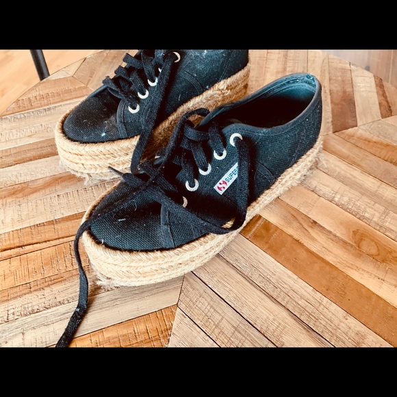 Sneakers - Picture 1 of 4